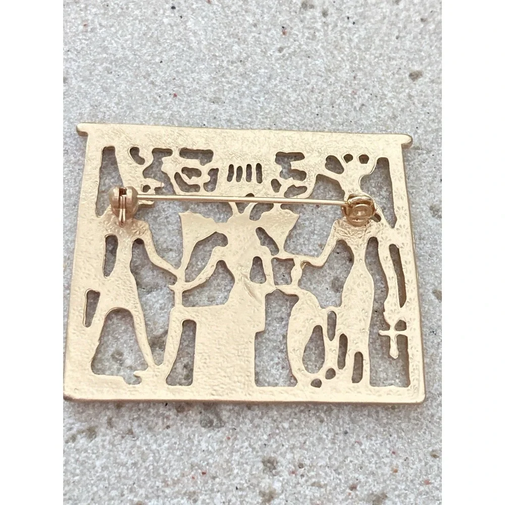 Egyptian Revival Brooch Gold Tone Pharaoh Goddess Scene Matte‎ Hieroglyphic